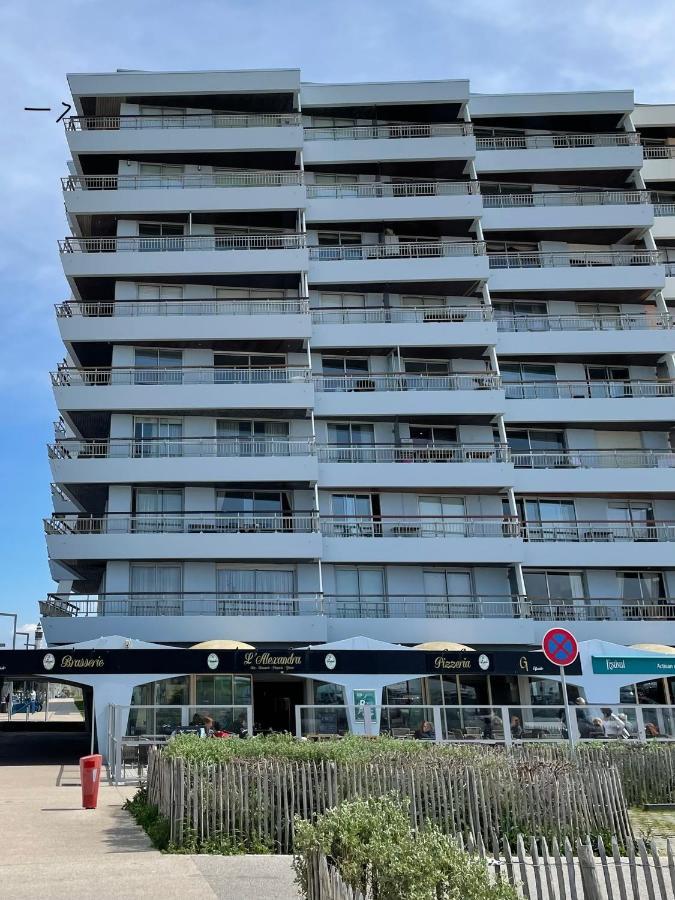 Royal Seavieuw Lägenhet Calais Exteriör bild