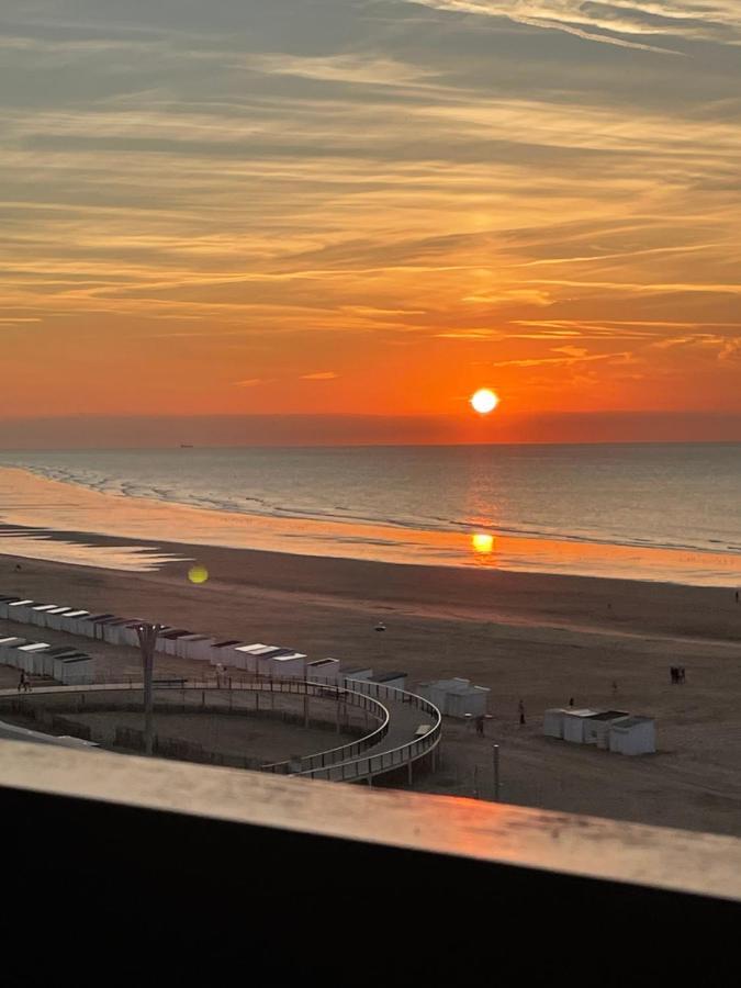 Royal Seavieuw Lägenhet Calais Exteriör bild