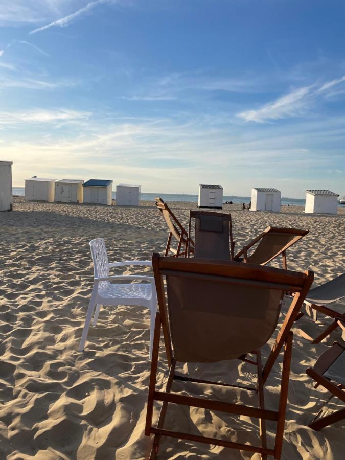 Royal Seavieuw Lägenhet Calais Exteriör bild